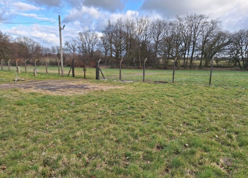 Dunkeswell Airfield, Dunkeswell to rent - Building Photo - Image 3 of 4