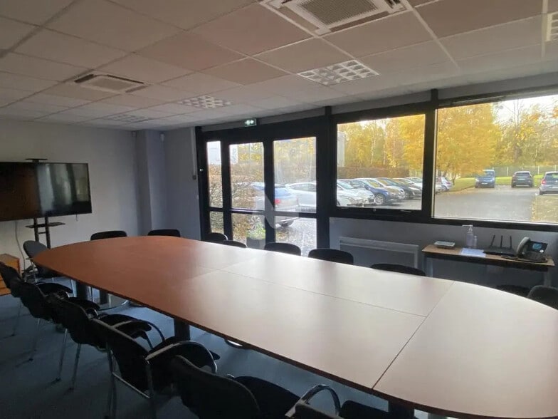 Office in Lisses to rent - Interior Photo - Image 3 of 7