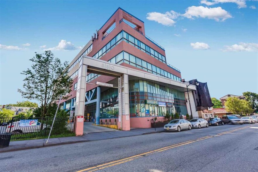 550 Newark Ave, Jersey City, NJ for sale - Building Photo - Image 1 of 1