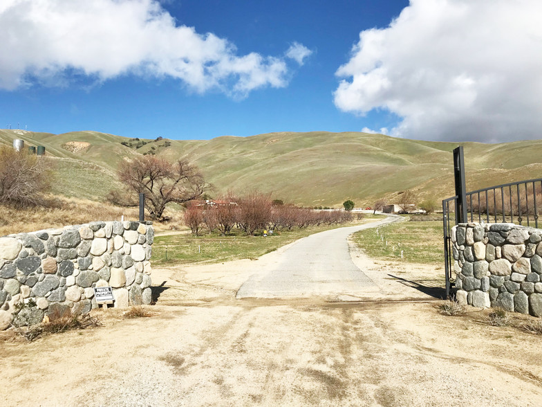 38833 Gorman Post Rd, Lebec, CA for sale - Building Photo - Image 1 of 1