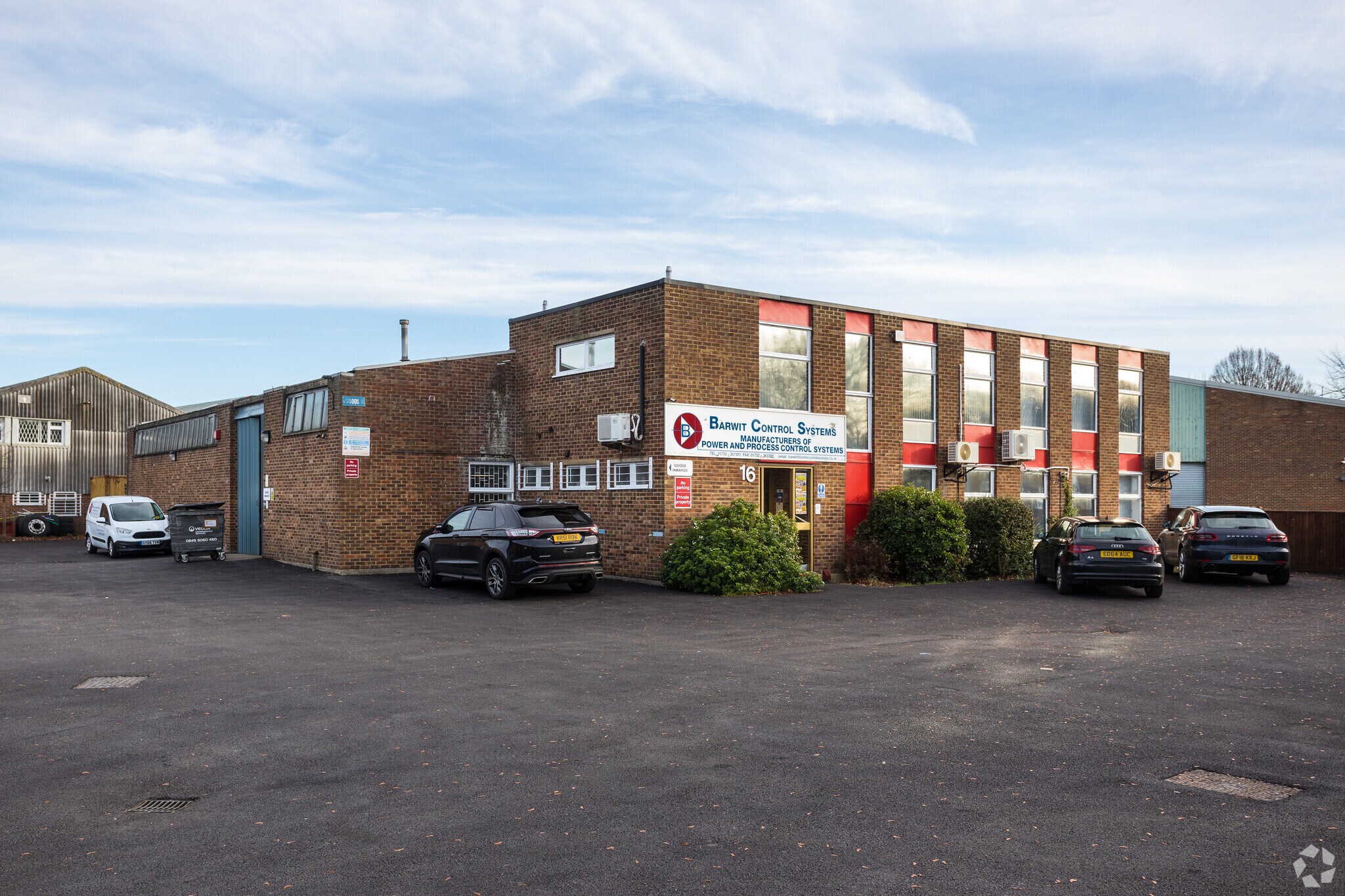 16 Sovereign Way, Tonbridge for sale Primary Photo- Image 1 of 1