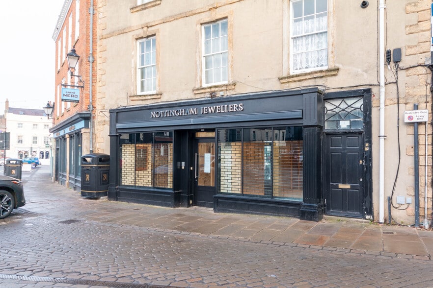 6 Market Pl, Knaresborough to rent - Building Photo - Image 1 of 3