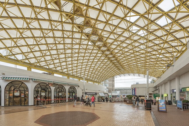 More details for 19 The Mall, Cwmbran - Retail to Rent