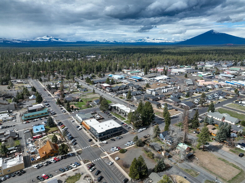 207 N Fir St, Sisters, OR for rent - Aerial - Image 3 of 66