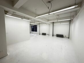 325 W 38th St, New York, NY to rent Building Photo- Image 1 of 7