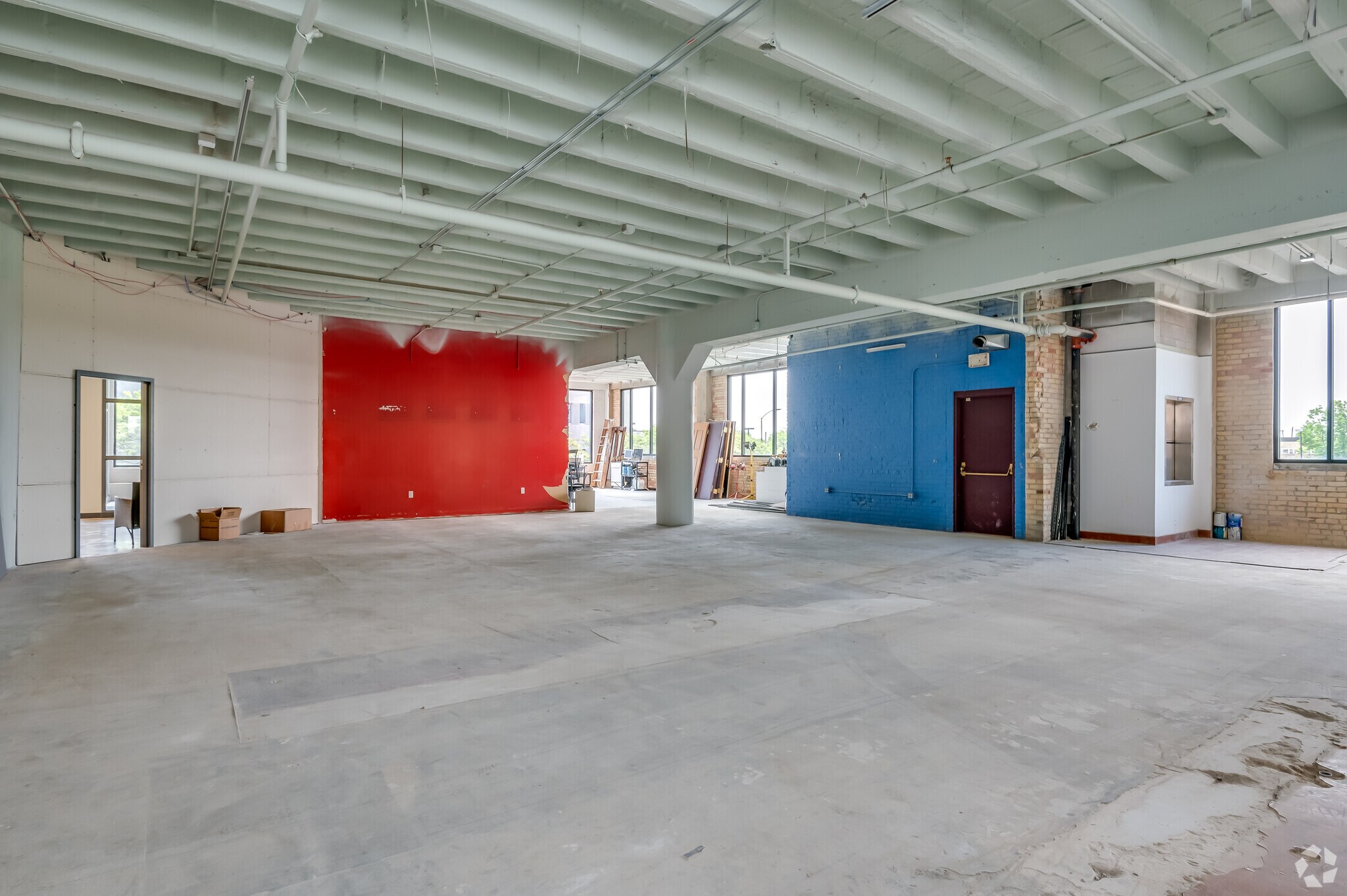 118 S Adams St, Green Bay, WI to rent Interior Photo- Image 1 of 10