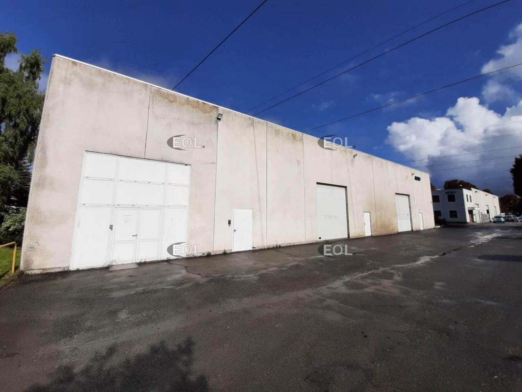 Light Industrial in Vitry-sur-Seine to rent Building Photo- Image 1 of 4