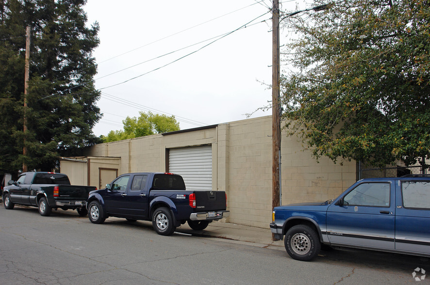 4095 Deeble St, Sacramento, CA for rent - Building Photo - Image 3 of 5