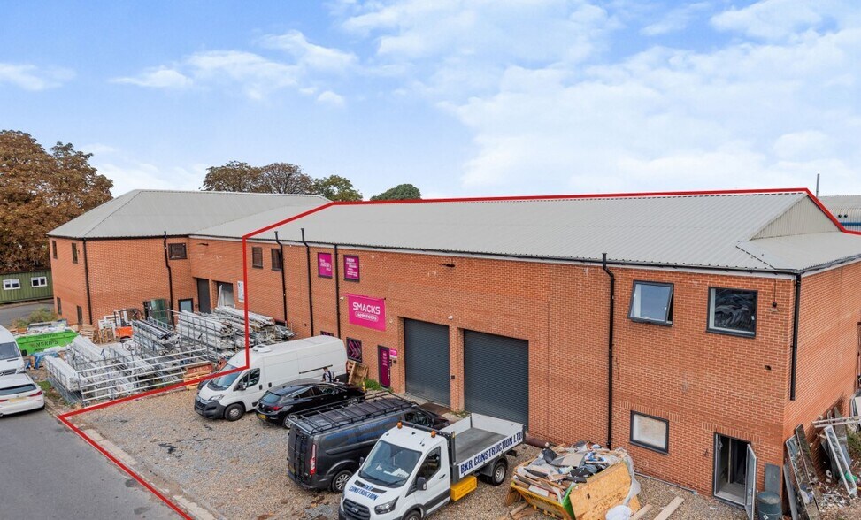 102 Beddington Ln, Croydon for sale - Building Photo - Image 1 of 1