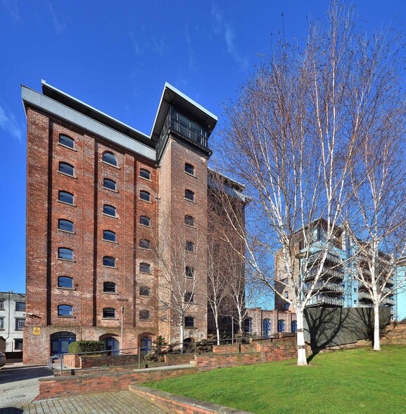 2 Anderson Pl, Edinburgh to rent - Building Photo - Image 2 of 27