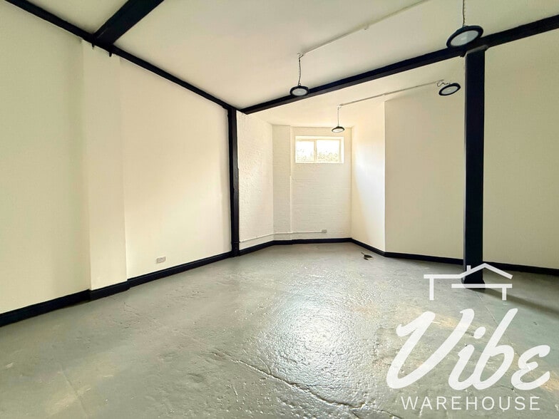 Fountayne Rd, London to rent - Building Photo - Image 3 of 5