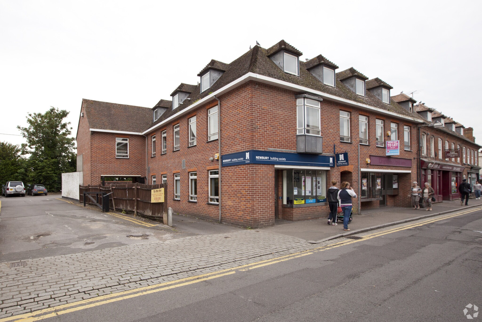6-14 High St, Thatcham to rent Primary Photo- Image 1 of 5