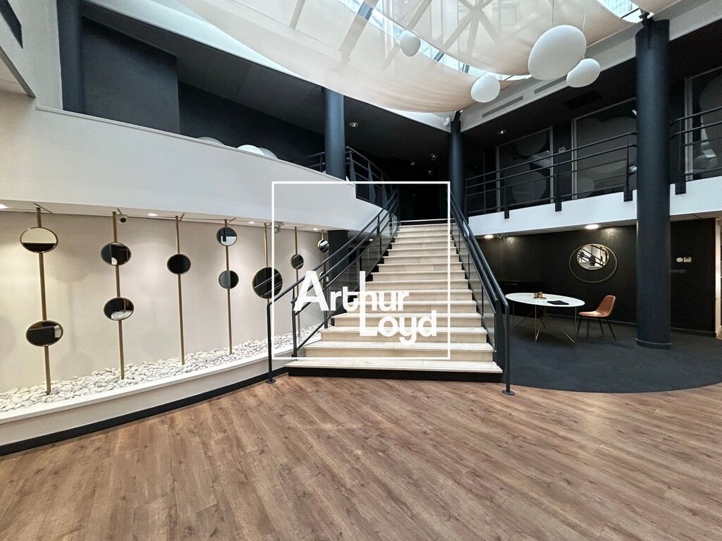 Location Bureaux 95 m² à 3 205 m² - Photo 1