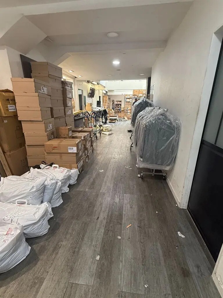 Location Commerce 380 m² - Photo 1