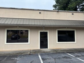 120 Gloster Rd NW, Lawrenceville, GA for rent Building Photo- Image 1 of 18