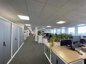 Warrior Sq, Southend On Sea to rent Interior Photo- Image 2 of 10