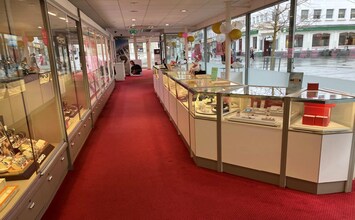 2-4 Military Rd, Chatham to rent Interior Photo- Image 1 of 2