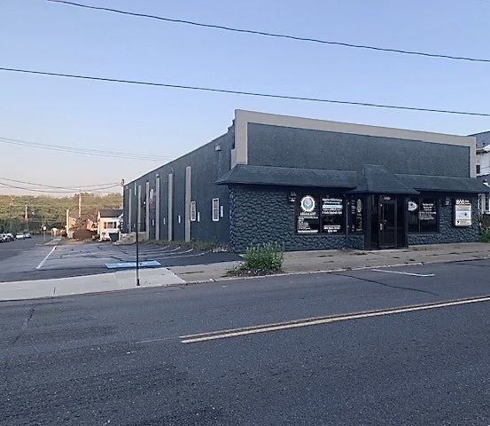 800 Main St, Hellertown, PA for rent - Building Photo - Image 1 of 1