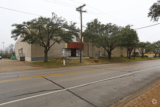 4610-4612 McEwen Rd, Farmers Branch, TX for rent Building Photo- Image 1 of 5