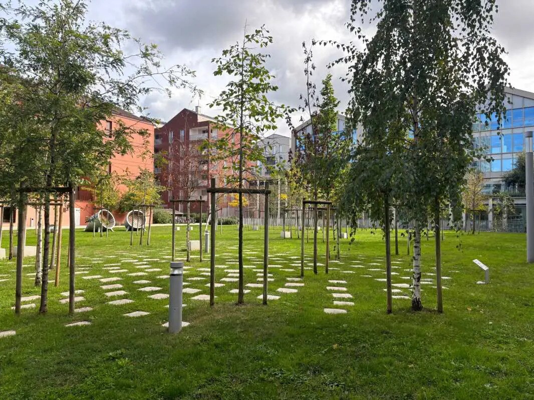 Office in Bordeaux to rent Building Photo- Image 1 of 9