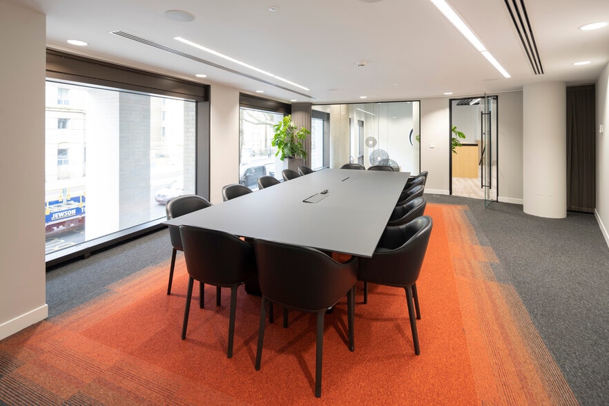 133 Blackfriars Rd, London to rent - Interior Photo - Image 3 of 4