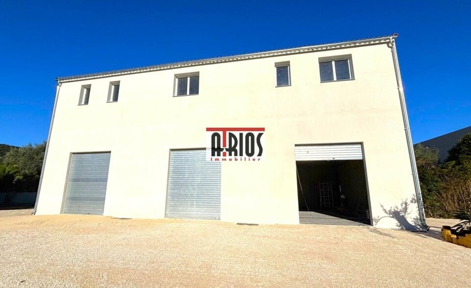 Industrial in Solliès-Pont to rent - Building Photo - Image 1 of 6