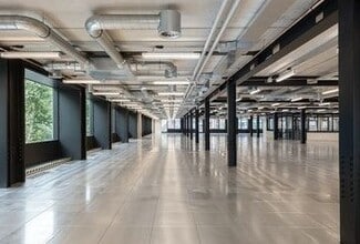 80 Charlotte St, London to rent Interior Photo- Image 1 of 4