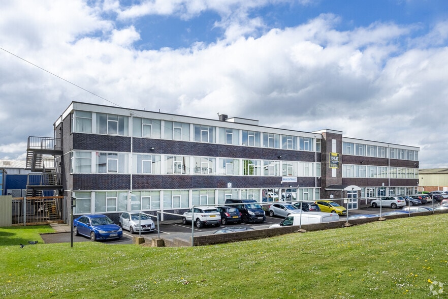 St Albans Rd, Stafford to rent - Building Photo - Image 2 of 2