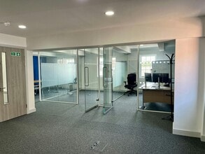 79-81 High St, Marlow to rent Interior Photo- Image 1 of 8