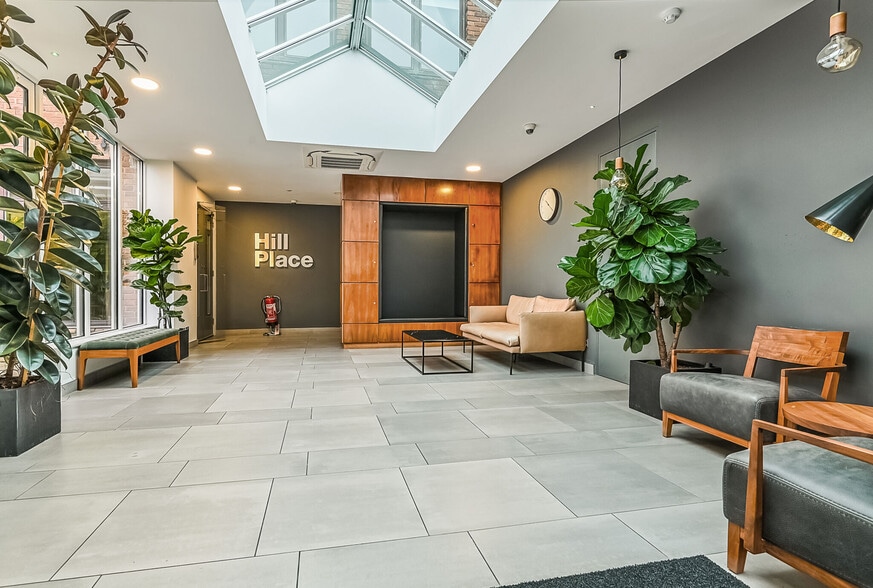 55A High St, London to rent - Interior Photo - Image 3 of 9