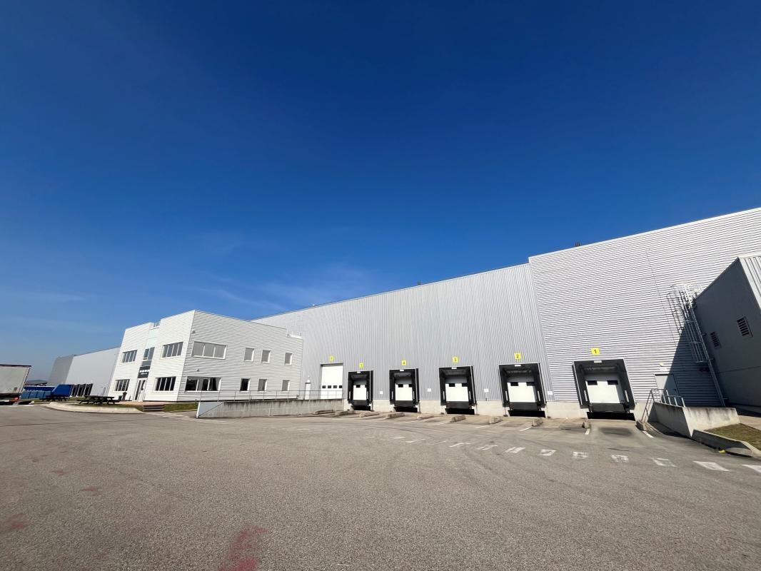 Industrial in Dagneux to rent Building Photo- Image 1 of 14