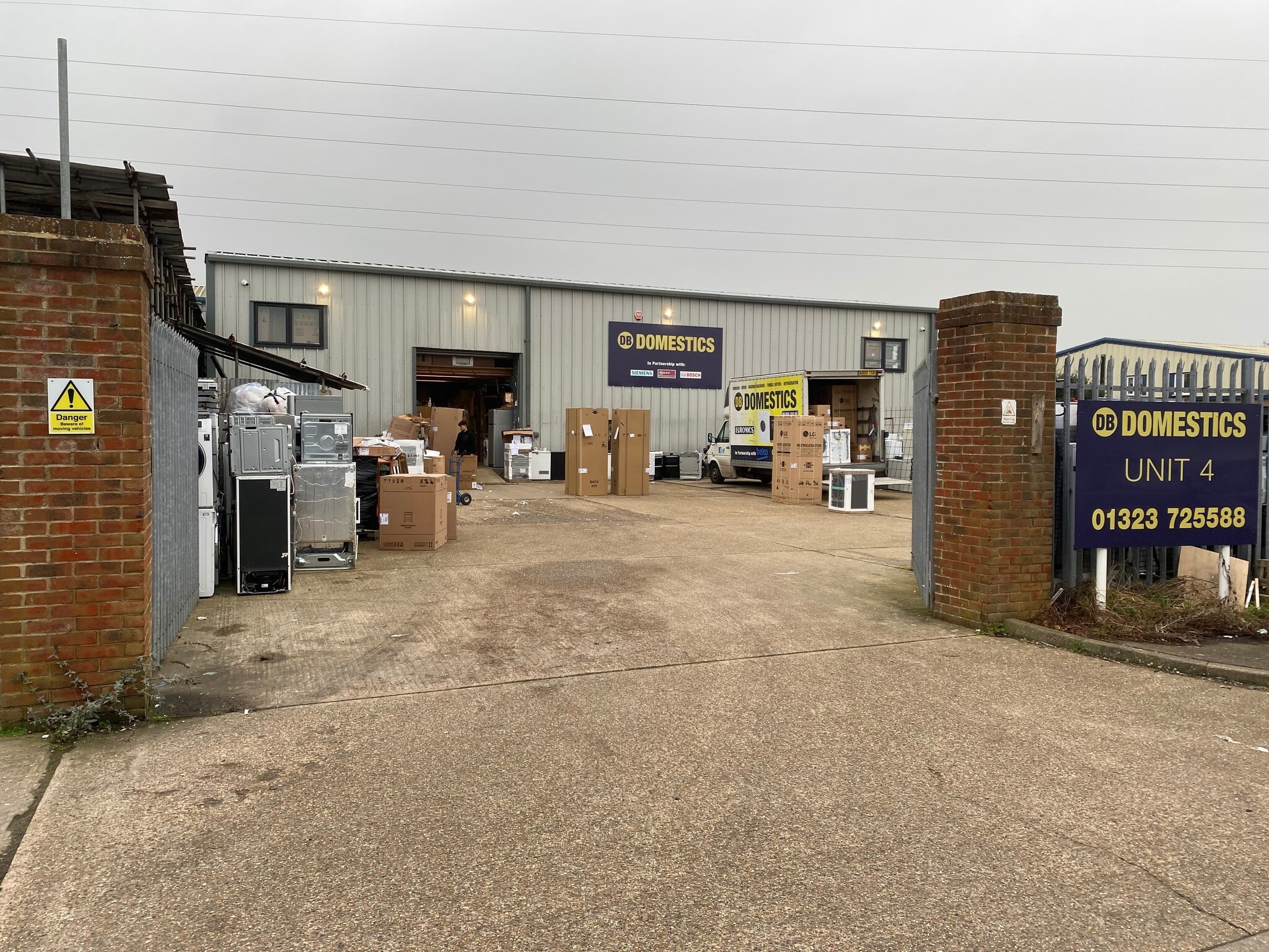 4 Hammonds Dr, Eastbourne to rent Building Photo- Image 1 of 2