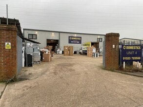 4 Hammonds Dr, Eastbourne to rent Building Photo- Image 1 of 2