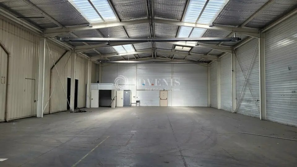 Industrial in Nantes to rent - Interior Photo - Image 3 of 9