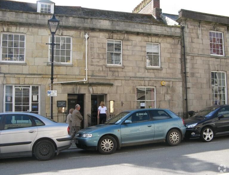 26 Lemon St, Truro for sale - Primary Photo - Image 1 of 1