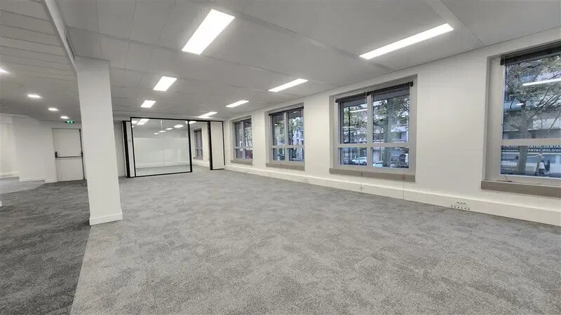Office in Boulogne-Billancourt to rent - Interior Photo - Image 3 of 7