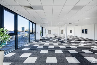 Stanley Green Business Park, Cheadle to rent Interior Photo- Image 1 of 5