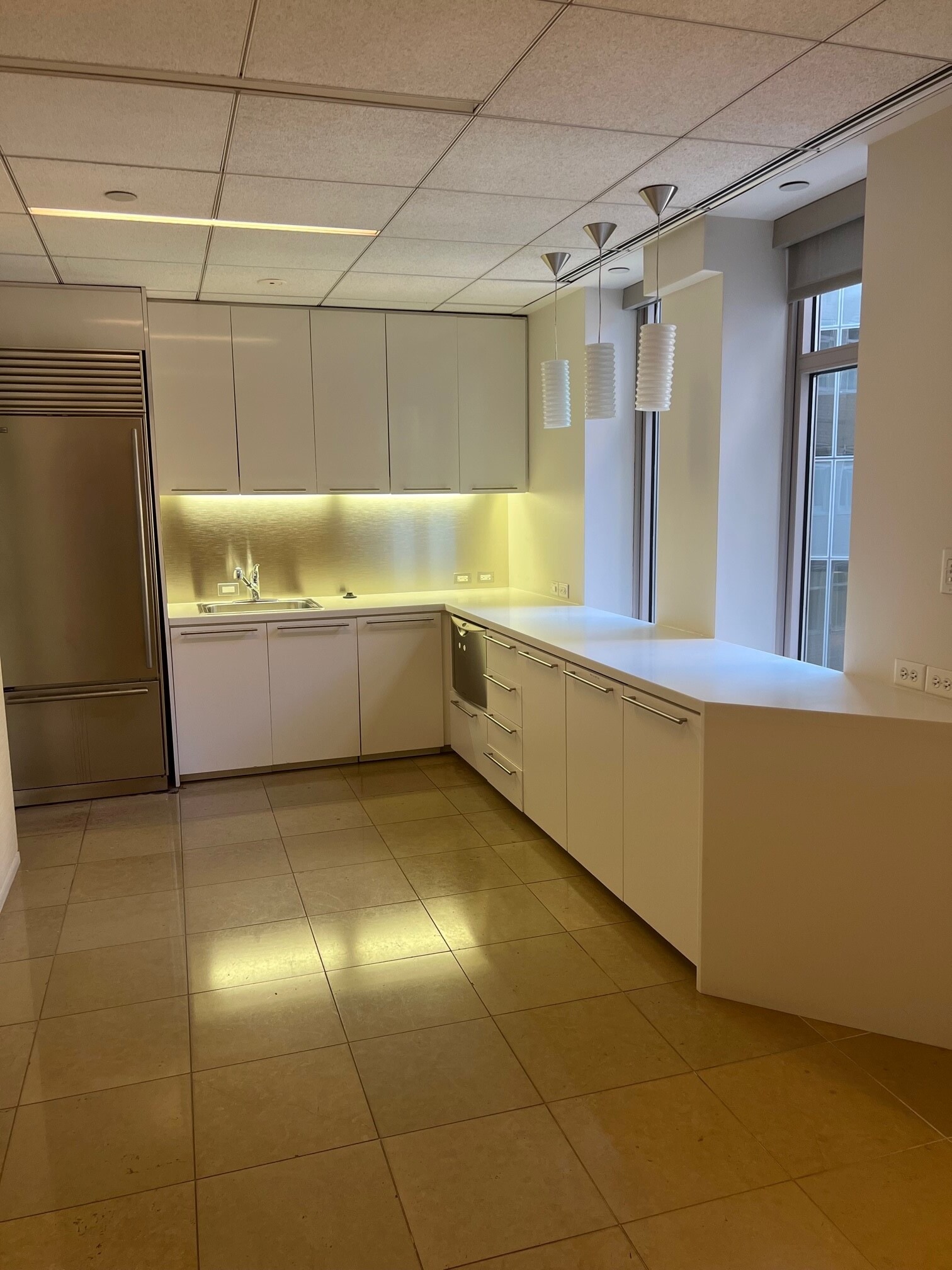 800 Connecticut Ave NW, Washington, DC to rent Interior Photo- Image 1 of 6