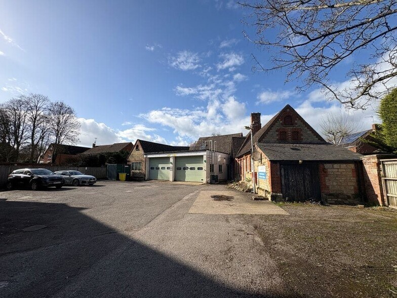 Maids Moreton, Maids Moreton for sale - Building Photo - Image 2 of 9