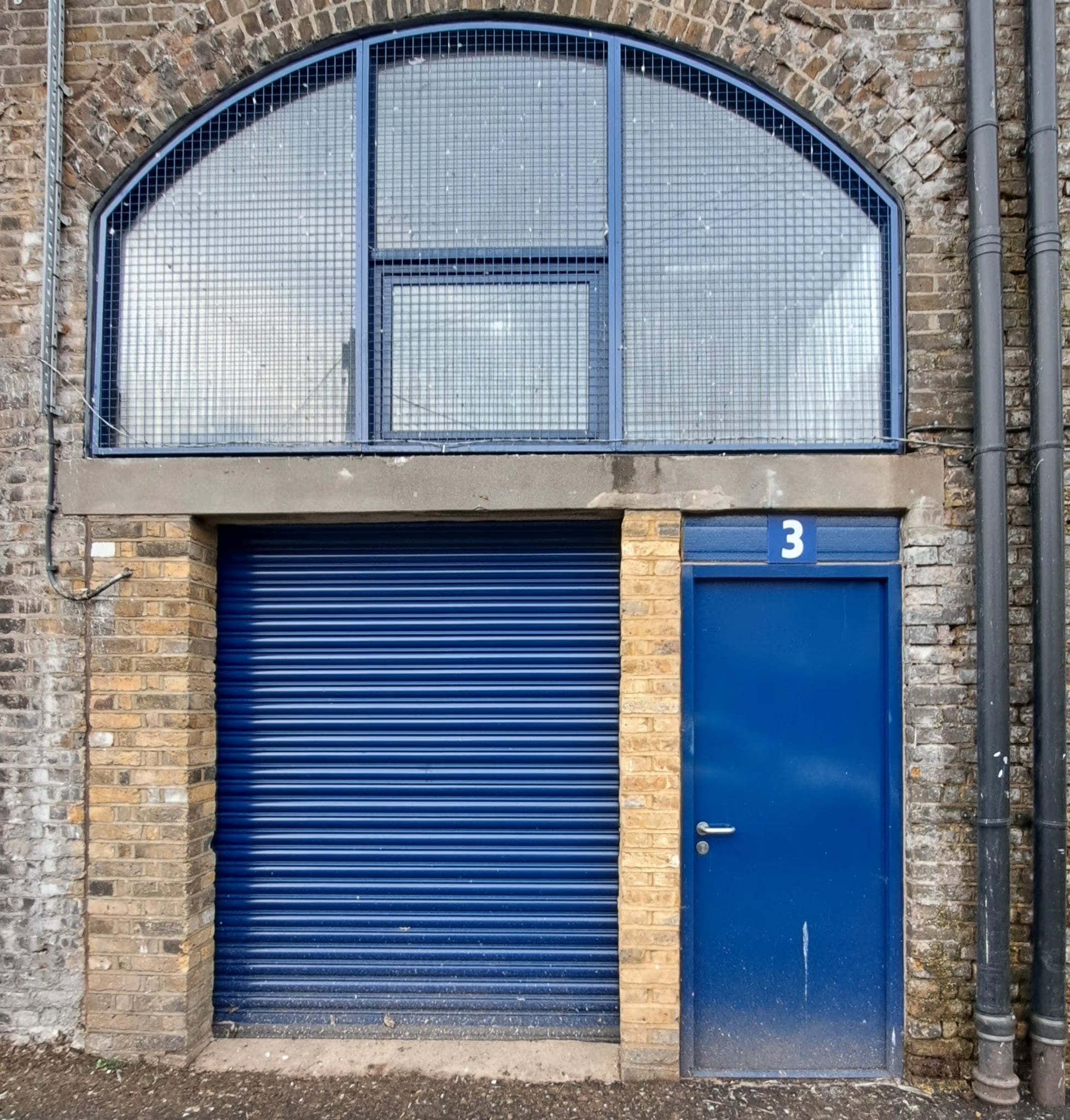 Courtenay Pl, London to rent Building Photo- Image 1 of 1