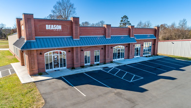 3951 Wexford Ln, Denver, NC for rent Building Photo- Image 1 of 11