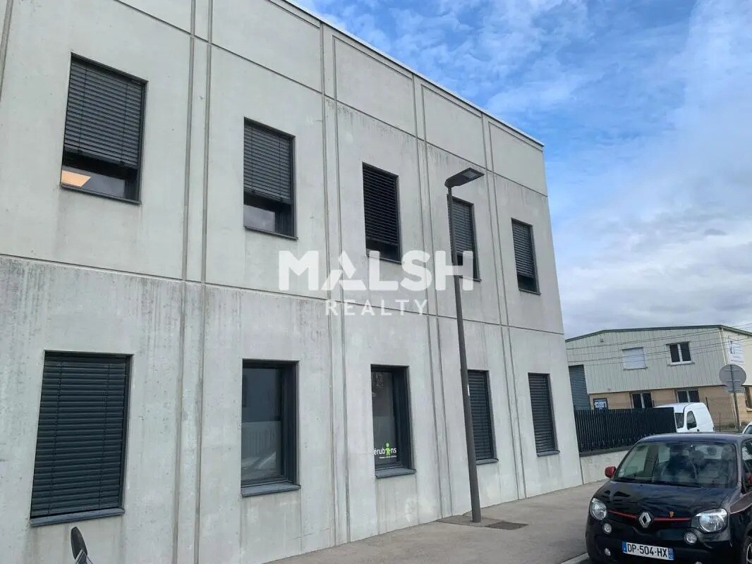 Office in Rillieux-la-Pape to rent Building Photo- Image 1 of 9