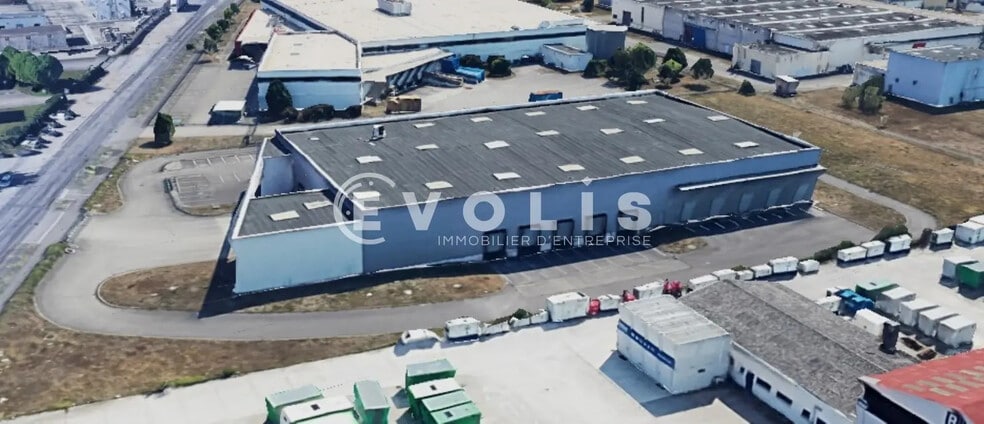 Light Industrial in Meyzieu to rent - Aerial - Image 1 of 8