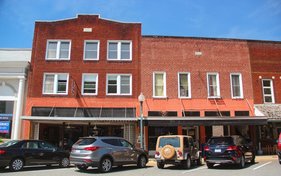 620 W Main St, Sylva, NC for sale - Primary Photo - Image 1 of 1