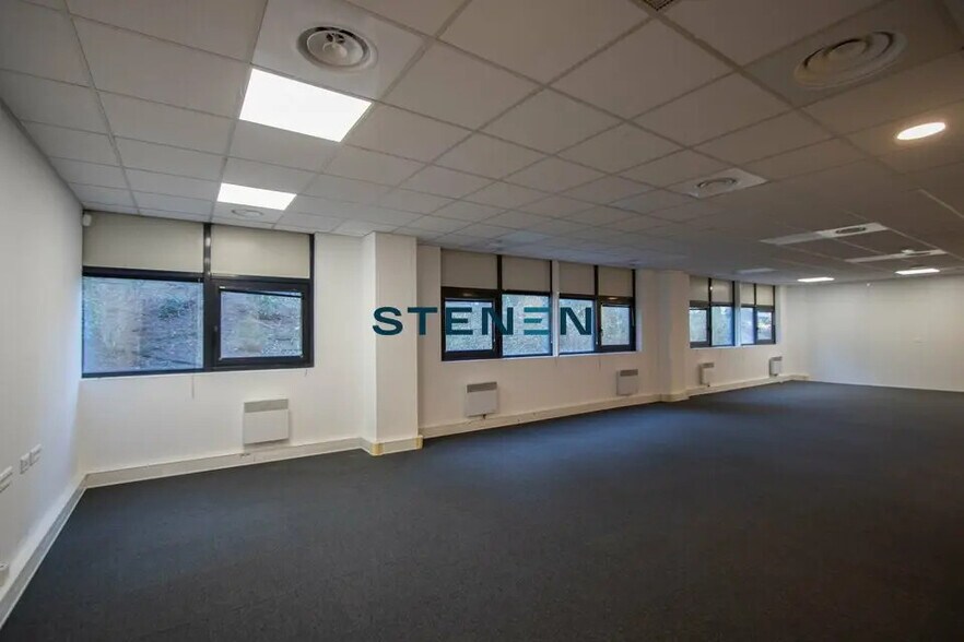 Office in Aix-en-Provence to rent - Interior Photo - Image 3 of 90