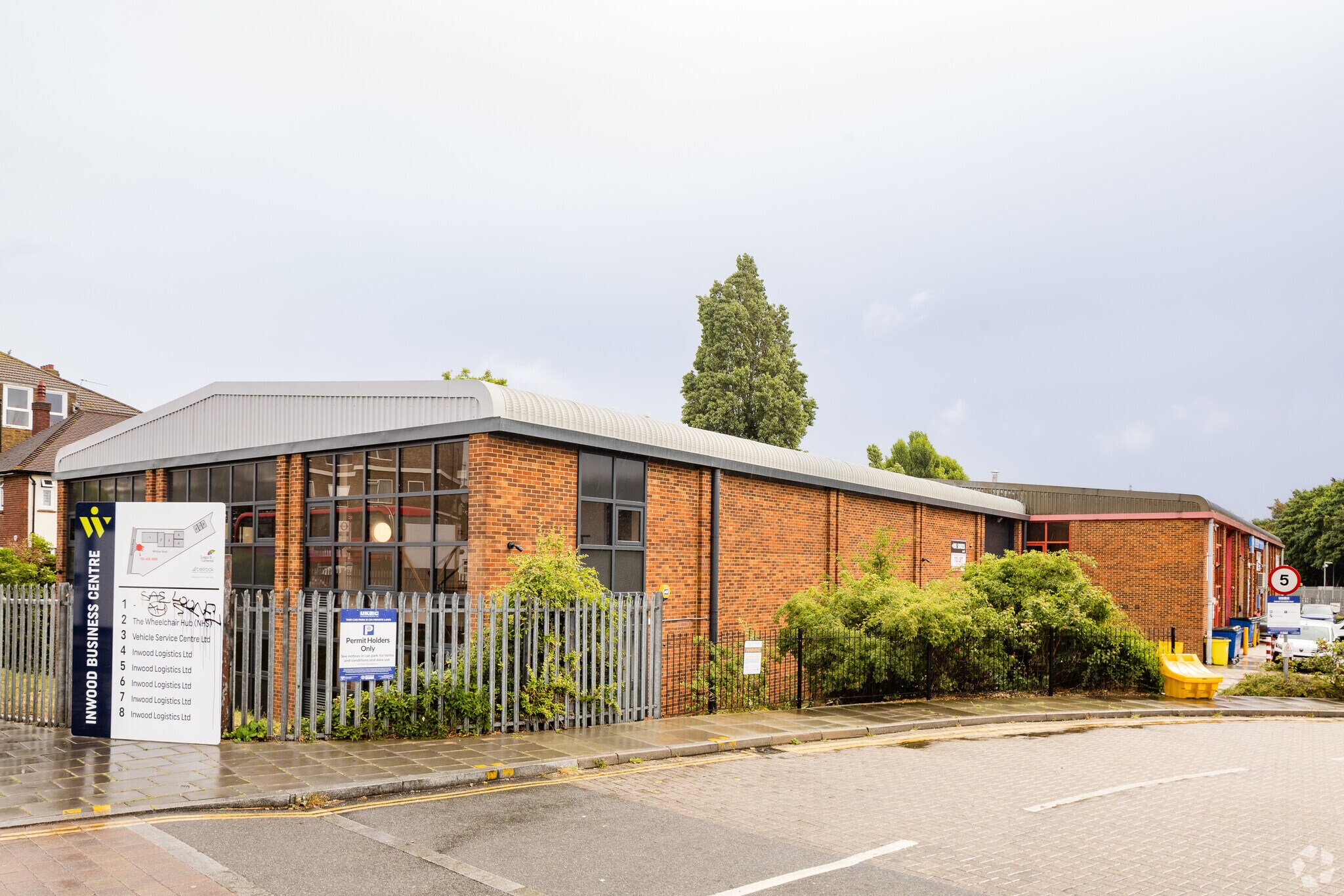 Whitton Rd, Hounslow to rent Primary Photo- Image 1 of 4