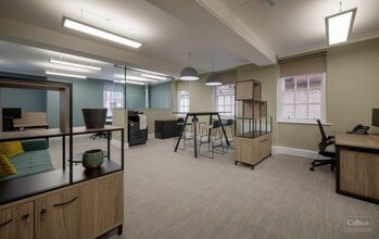 24 Oxford Ct, Manchester to rent Interior Photo- Image 2 of 8