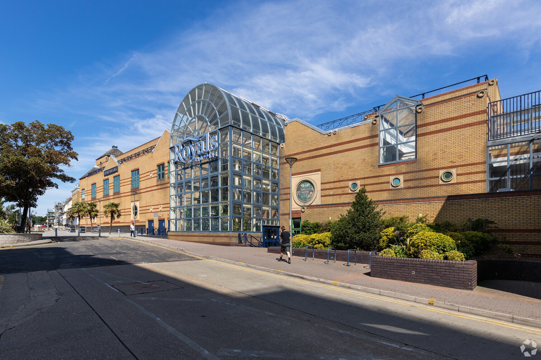 High St, Southend On Sea to rent Primary Photo- Image 1 of 11