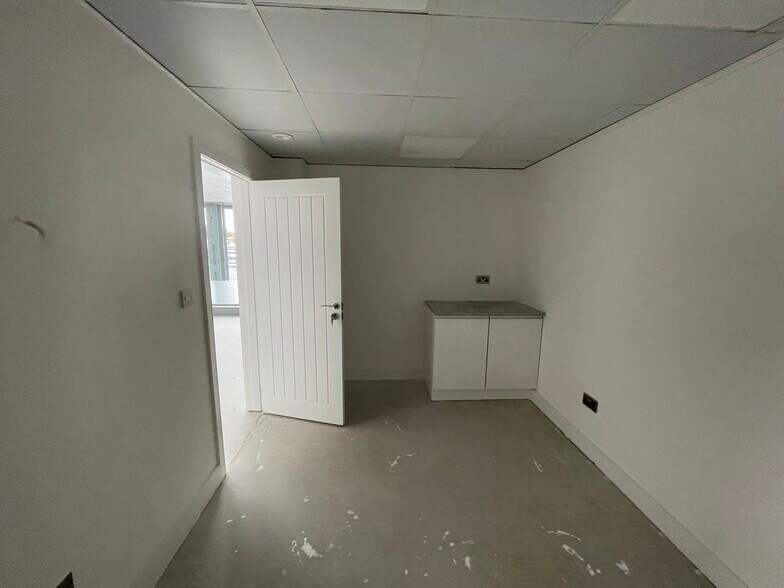 508 Main St, Bellshill to rent - Building Photo - Image 3 of 3