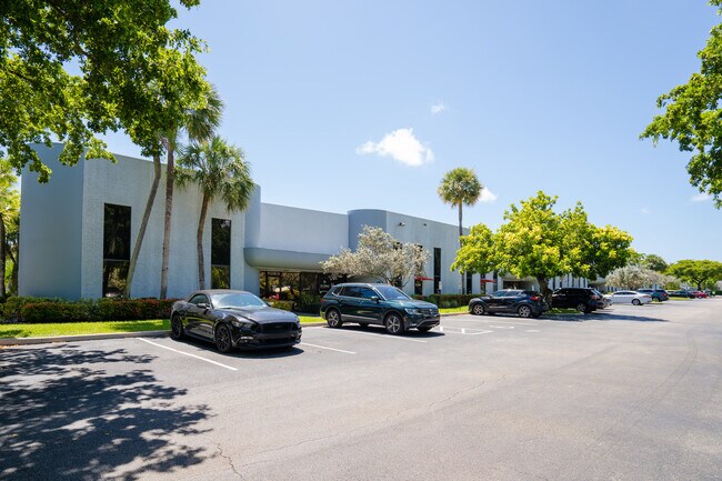 More details for 312-384 S Military Trl, Deerfield Beach, FL - Light Industrial to Rent